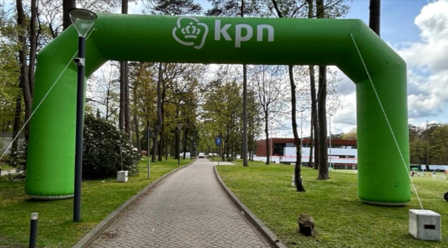 KPN opblaasboog buiten