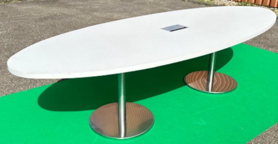 Ovale tafel wit